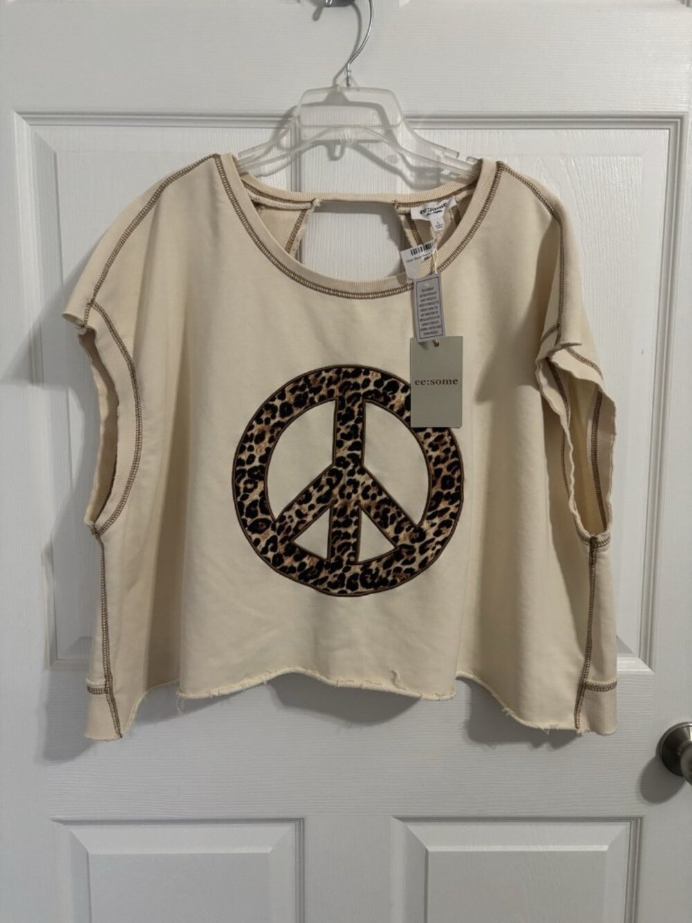 NWT Ee:some - SZ Large - Oversized - Open back - Peace Sign - Leopard - MSRP $60